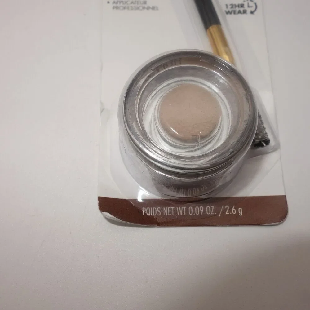 NEW Milani Stay Put Brow Color 12 hr Wear 01 Soft Brown .09Oz